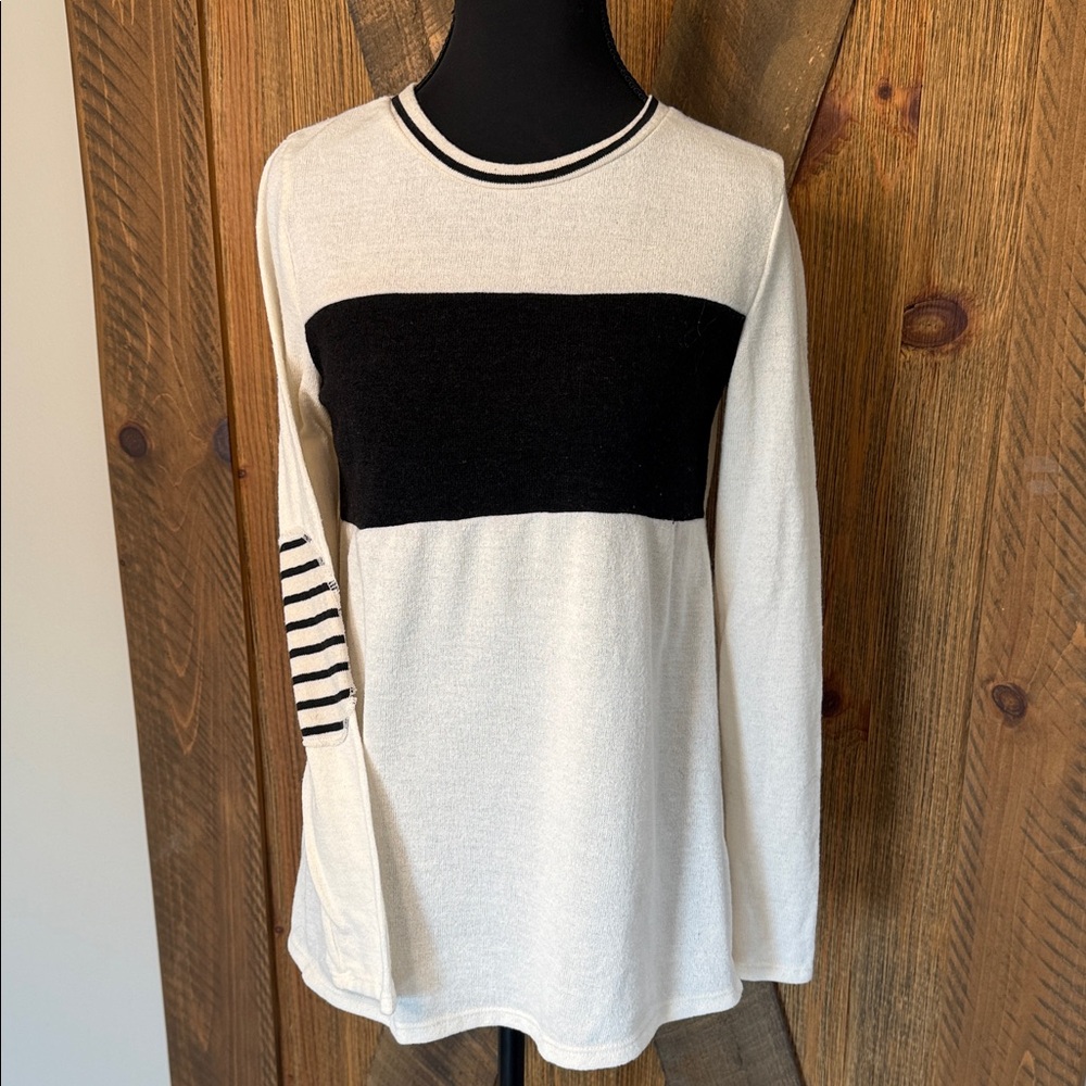 Black and White Women's Sweater